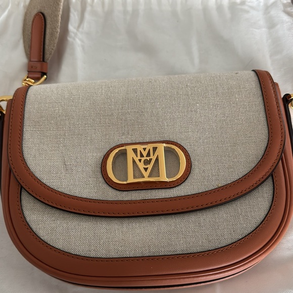 MCM Travia crossbody bag - Picture 2 of 9